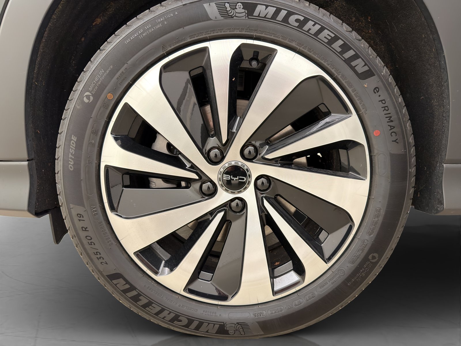 BYD Seal U DM-i Design AWD, Plug-in-Hybrid Benzin/Elektro, Vorführwagen, Automatik - 6
