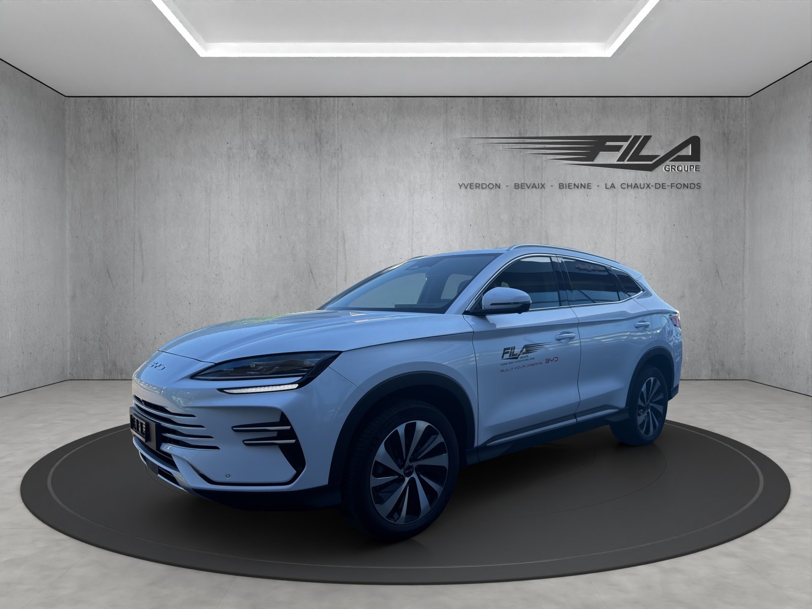 BYD Seal U DM-i Design AWD, Plug-in-Hybrid Benzin/Elektro, Vorführwagen, Automatik - 2