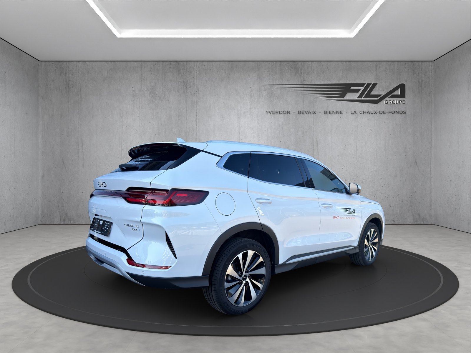 BYD Seal U DM-i Design AWD, Plug-in-Hybrid Benzin/Elektro, Vorführwagen, Automatik - 6
