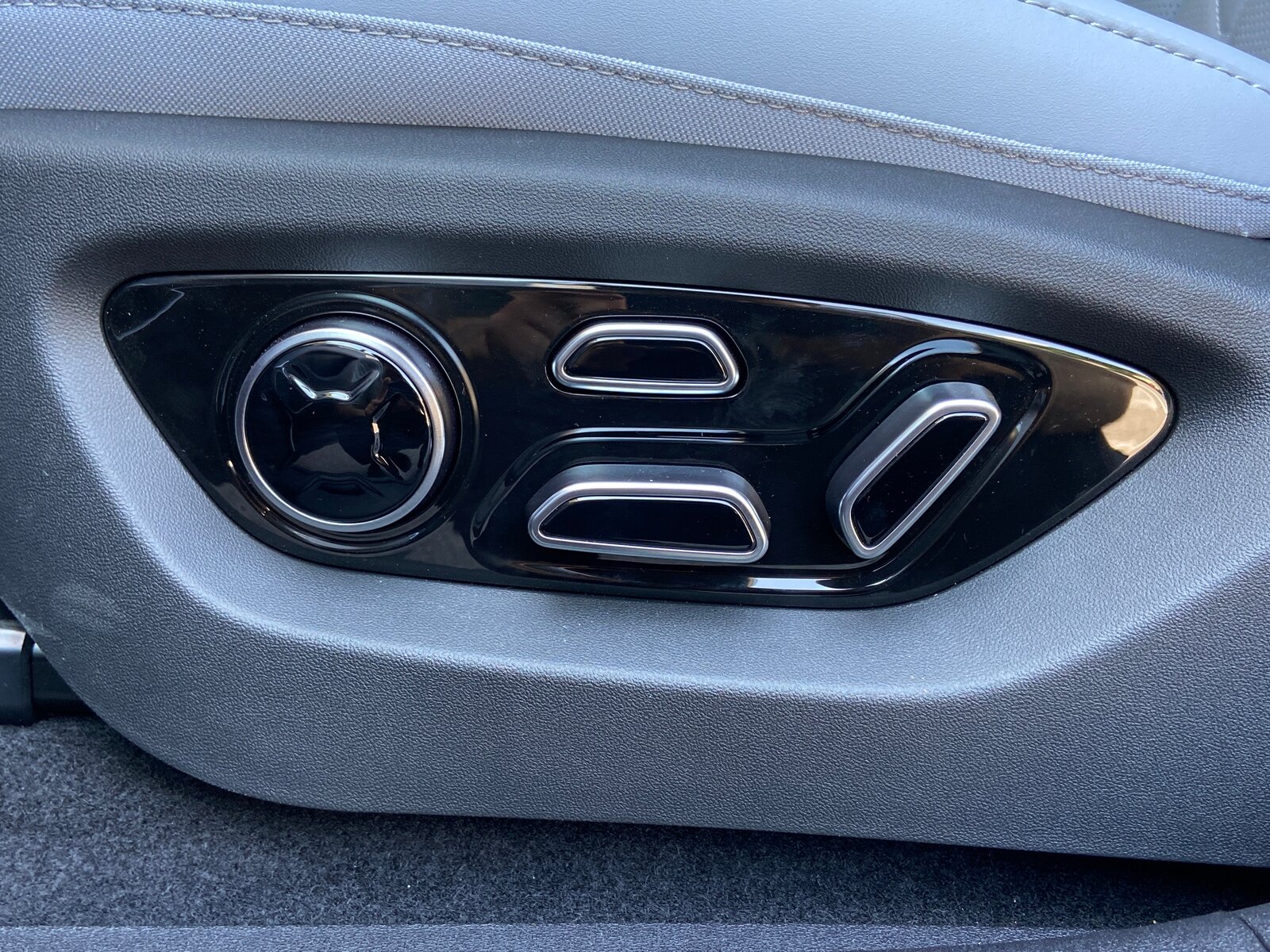 BYD Sealion 7 91,3 kWh Excellence AWD, Elektro, Neuwagen, Automatik - 7