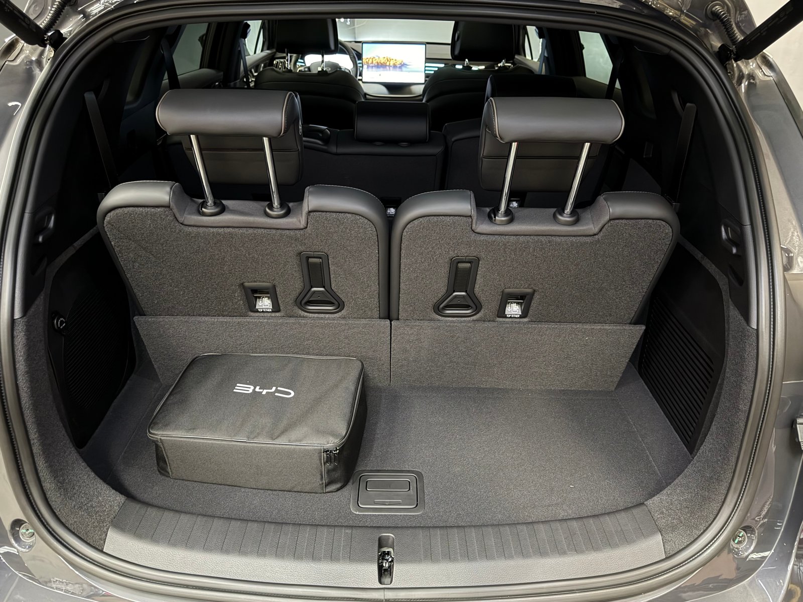 BYD TANG FLAGSHIP 7 Pl. 4x4, Elektro, Neuwagen, Automatik - 3