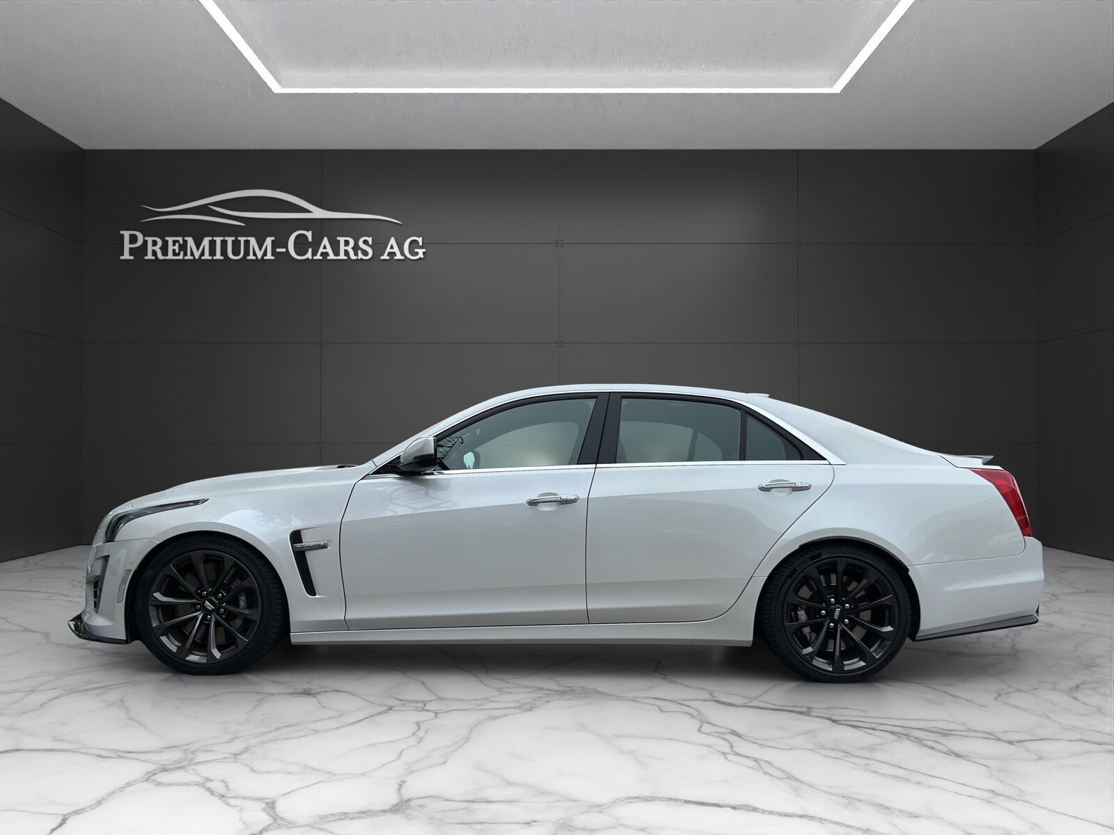 CADILLAC CTS-V Sedan 6.2 Supercharged Automatic
