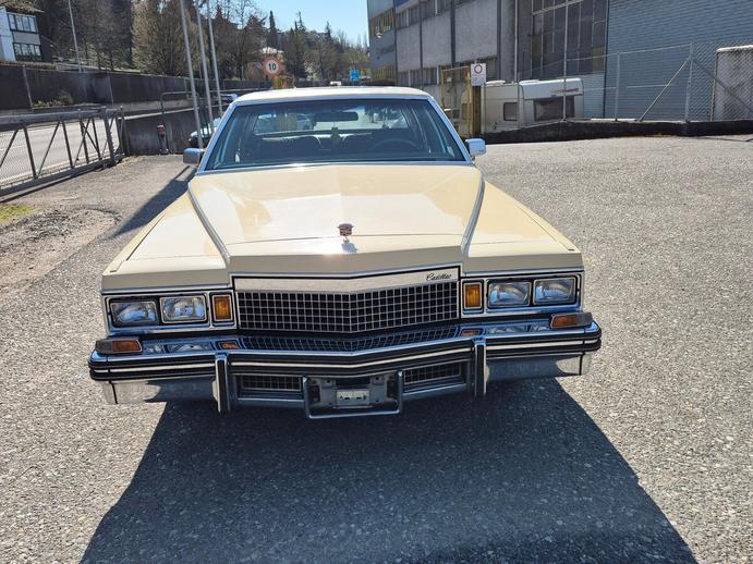 CADILLAC D'élégance, Benzin, Occasion / Gebraucht, Automatik