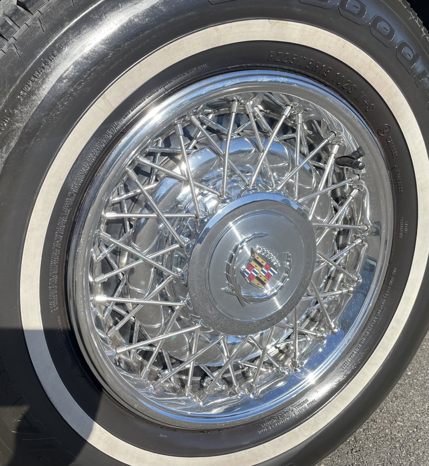 CADILLAC DEVILLE, Petrol, Second hand / Used, Automatic - 6