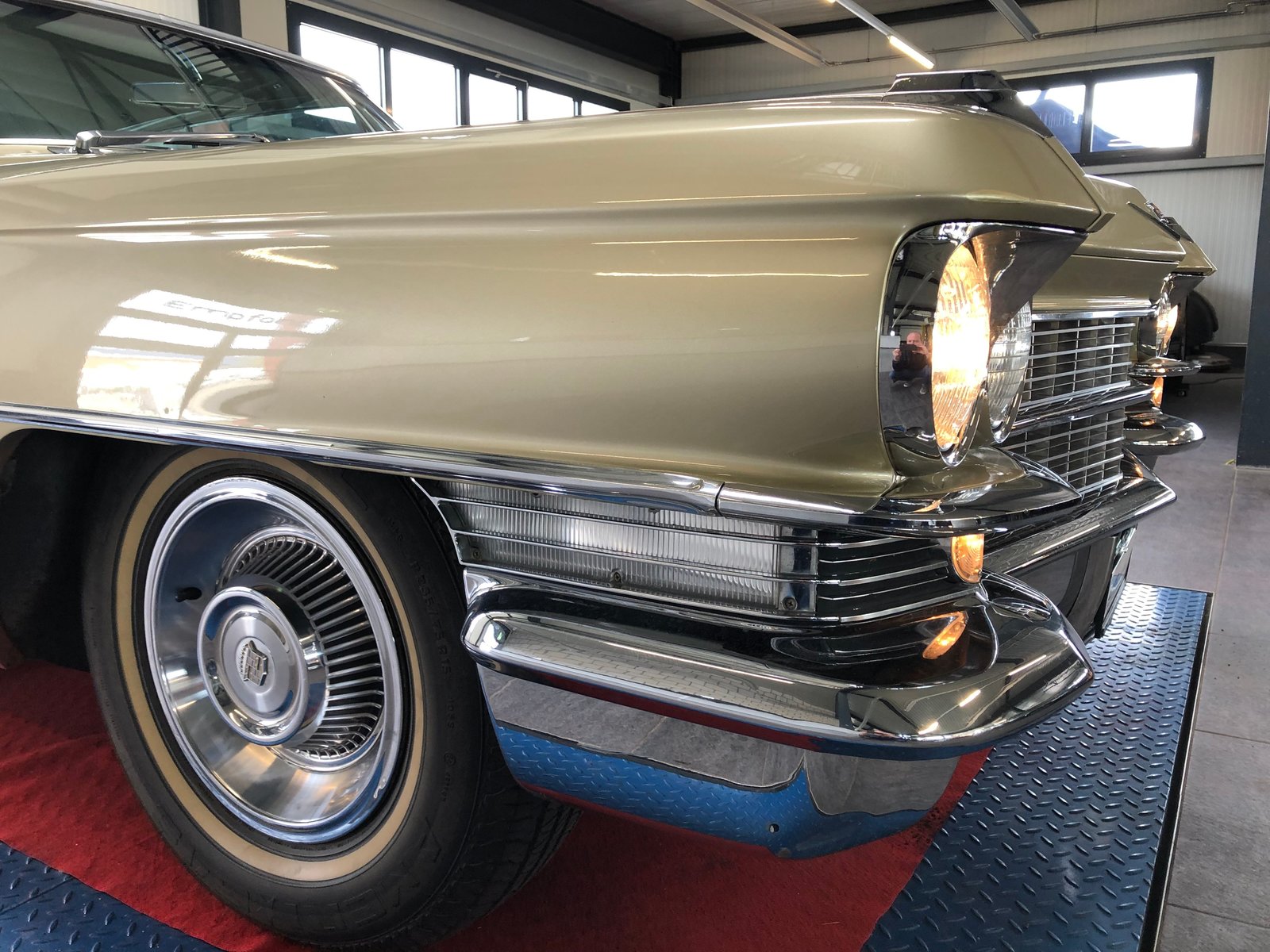 CADILLAC DEVILLE COUPE 6.4-V8, Petrol, Classic, Automatic - 2