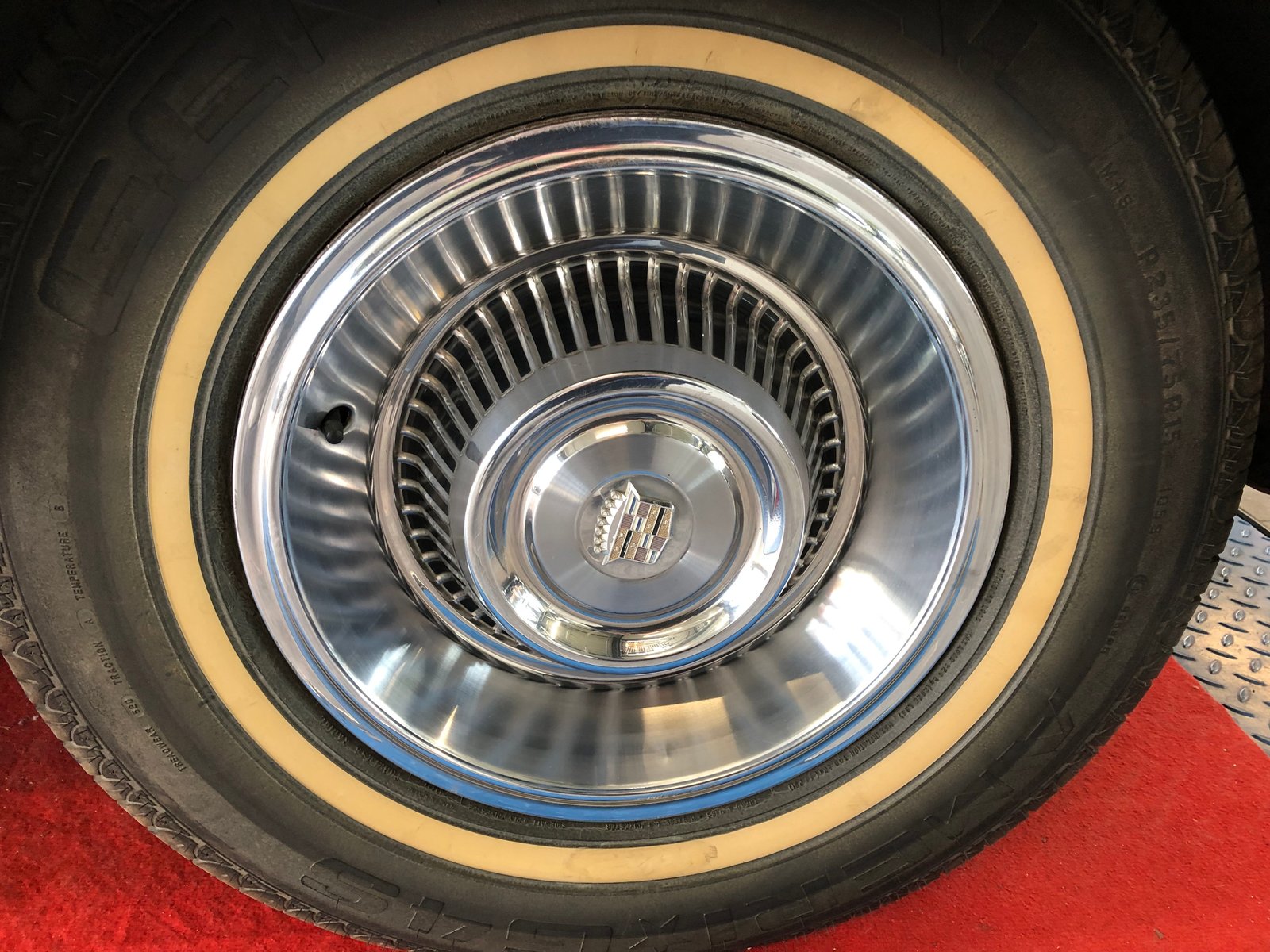 CADILLAC DEVILLE COUPE 6.4-V8, Petrol, Classic, Automatic - 4