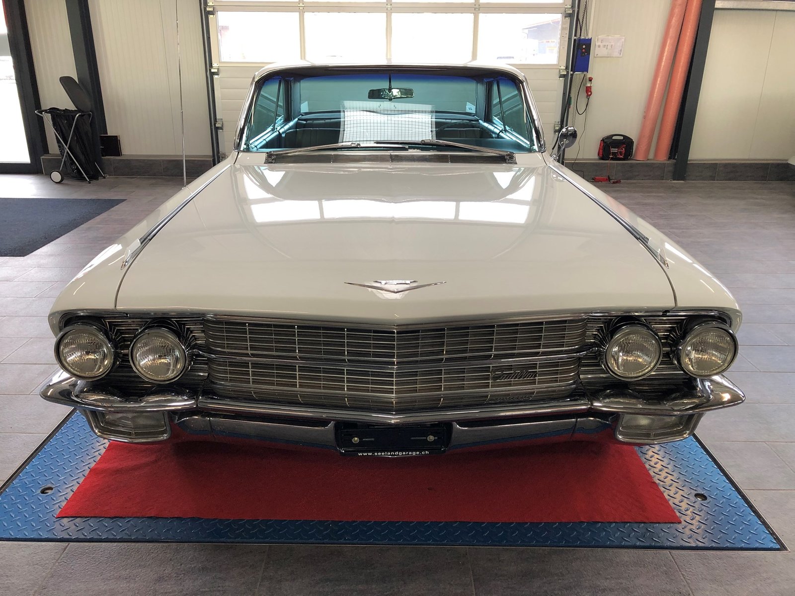 CADILLAC DEVILLE COUPE 6.4-V8, Petrol, Classic, Automatic - 4