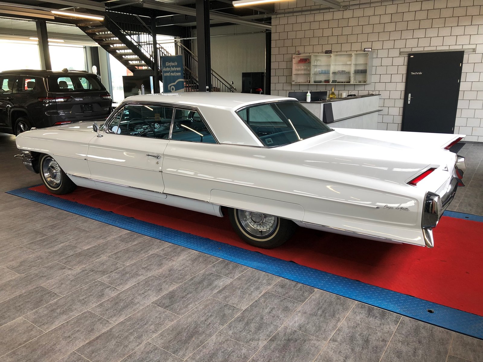 CADILLAC DEVILLE COUPE 6.4-V8, Petrol, Classic, Automatic - 7