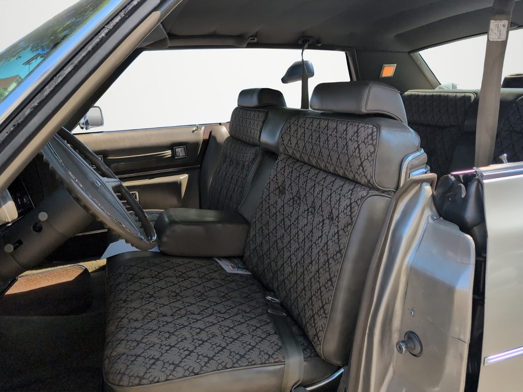 CADILLAC Deville, Essence, Occasion / Utilisé, Automatique - 2