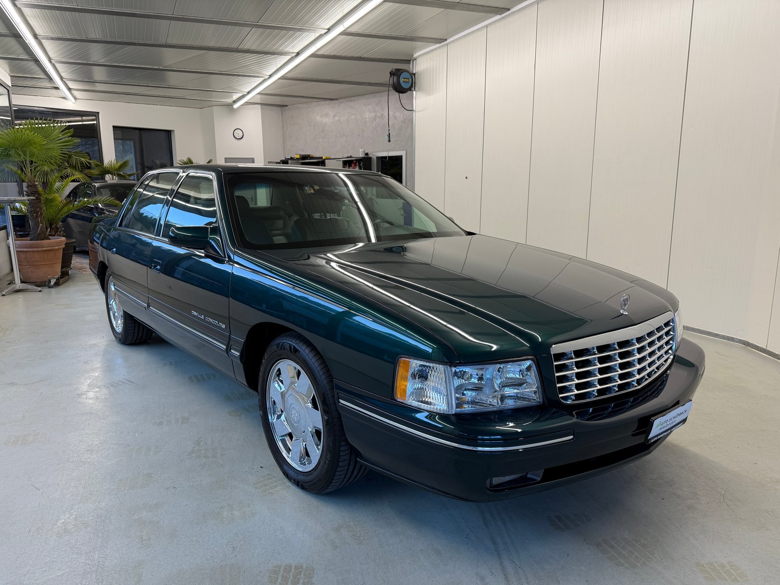 CADILLAC DEVILLE CONCOURS V8
