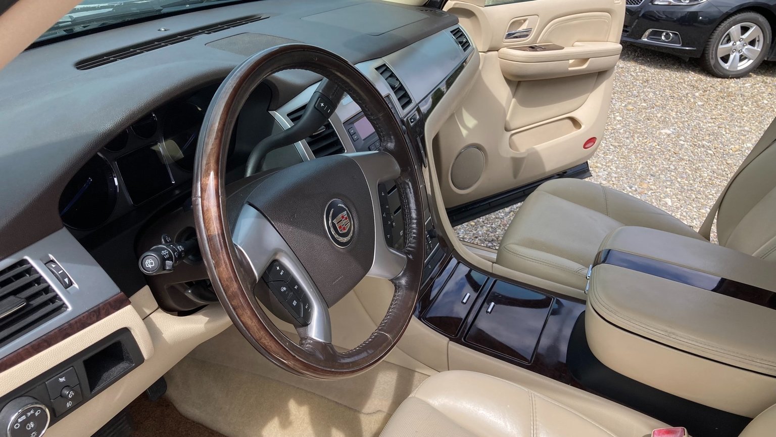 CADILLAC Escalade 6.2 Sport Luxury, Benzin, Occasion / Gebraucht, Automatik - 3