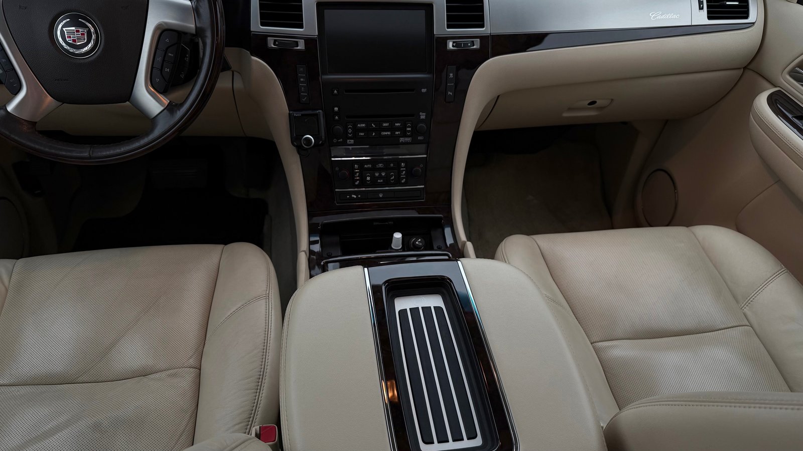 CADILLAC Escalade 6.2 Elegance, Benzin, Occasion / Gebraucht, Automatik - 4