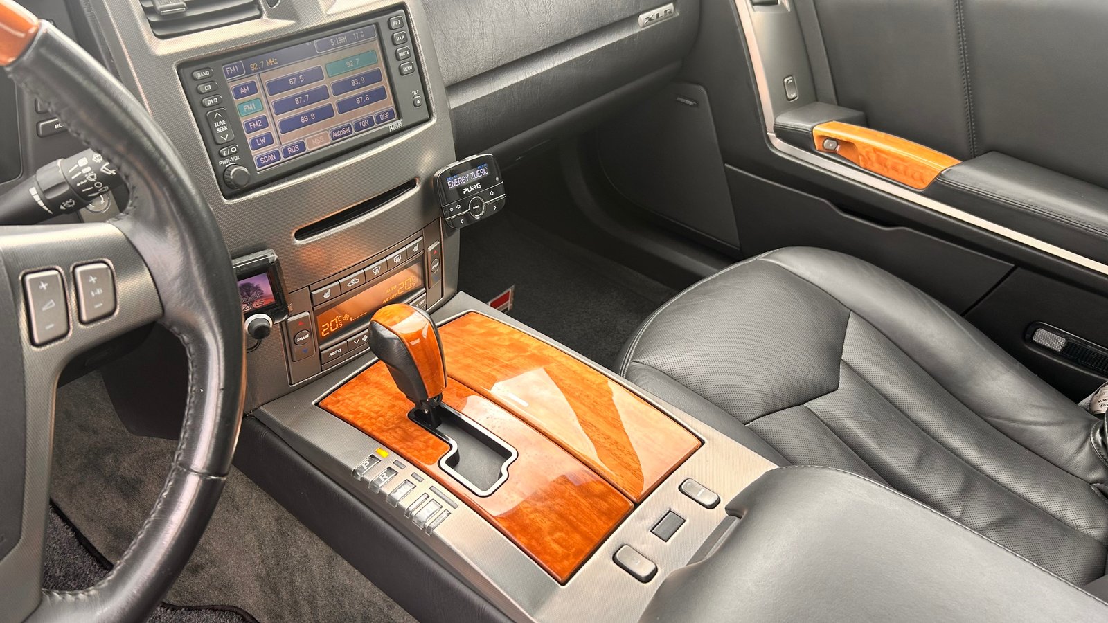 CADILLAC XLR 4.6 32V, Essence, Occasion / Utilisé, Automatique - 4