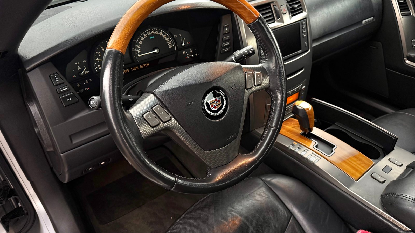 CADILLAC XLR 4.6 32V, Benzin, Occasion / Gebraucht, Automatik - 3