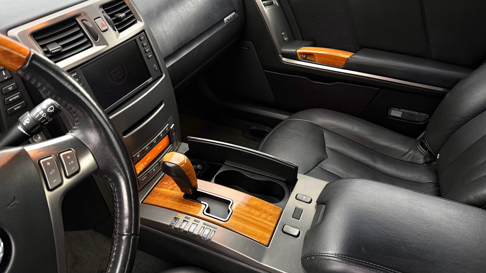 CADILLAC XLR 4.6 32V, Benzin, Occasion / Gebraucht, Automatik - 4