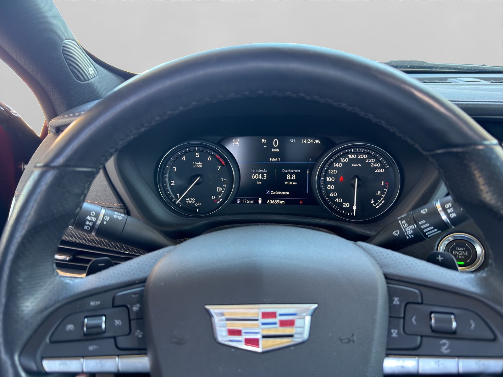 CADILLAC XT4 350T 2.0 Sport AWD Automat, Benzin, Occasion / Gebraucht, Automatik - 6