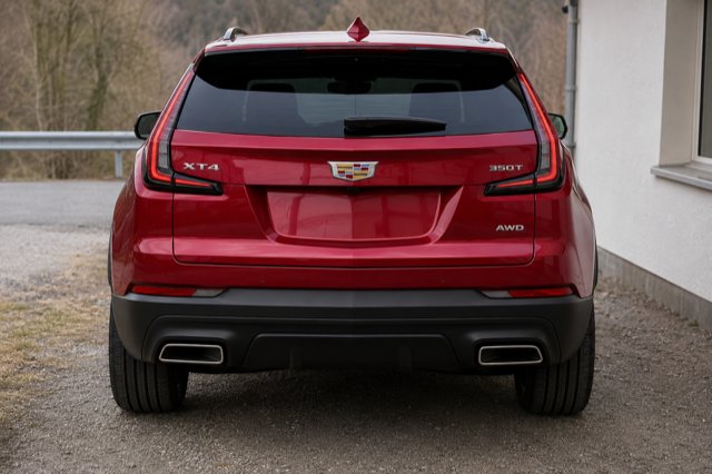 CADILLAC XT4 2.0 T Premium Luxury AWD, Petrol, Second hand / Used, Automatic - 3