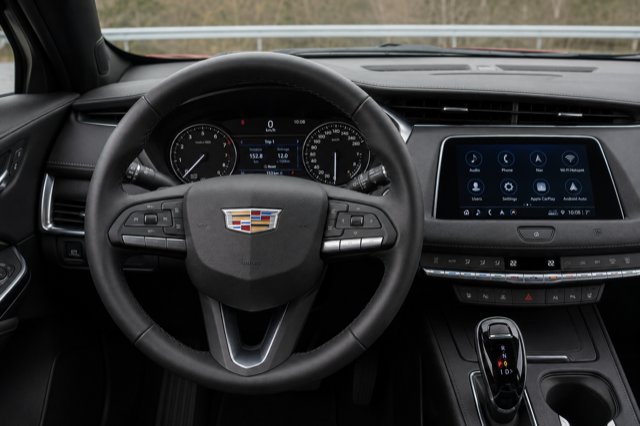 CADILLAC XT4 2.0 T Premium Luxury AWD, Petrol, Second hand / Used, Automatic - 4