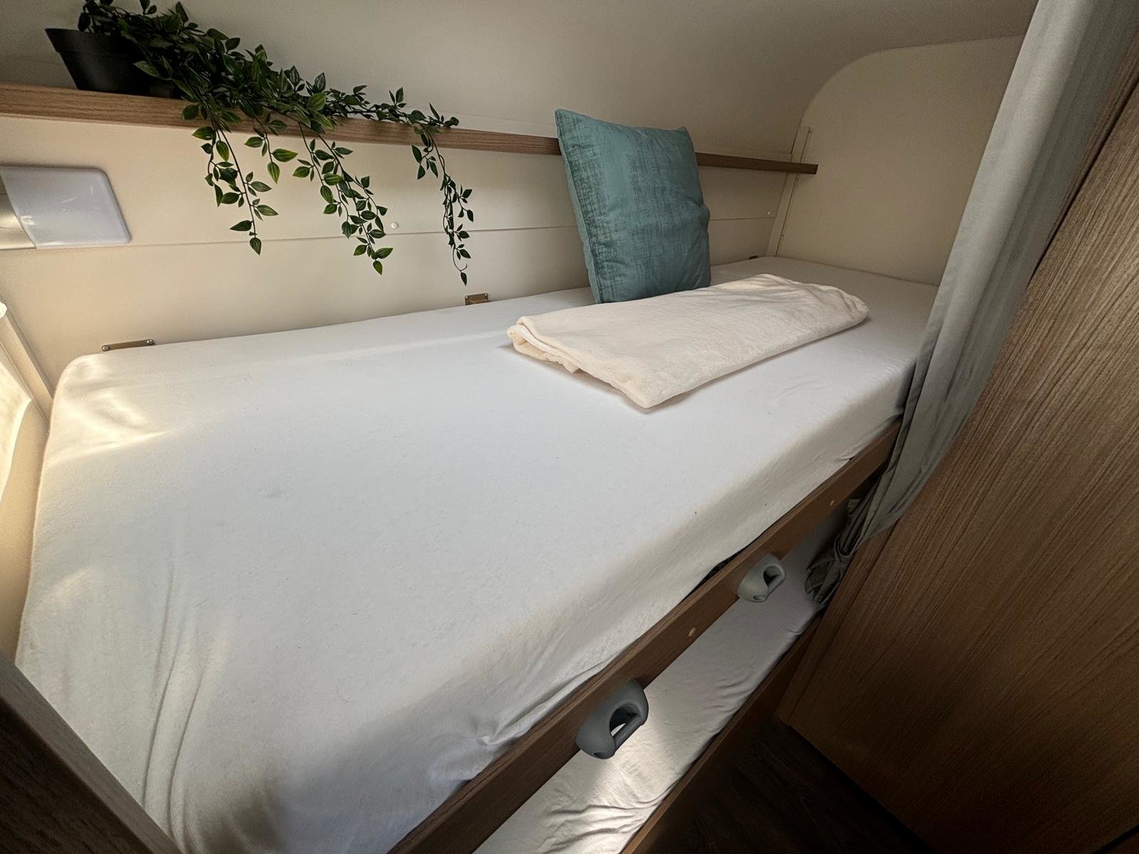 CARADO A461, Diesel, Second hand / Used, Automatic - 7