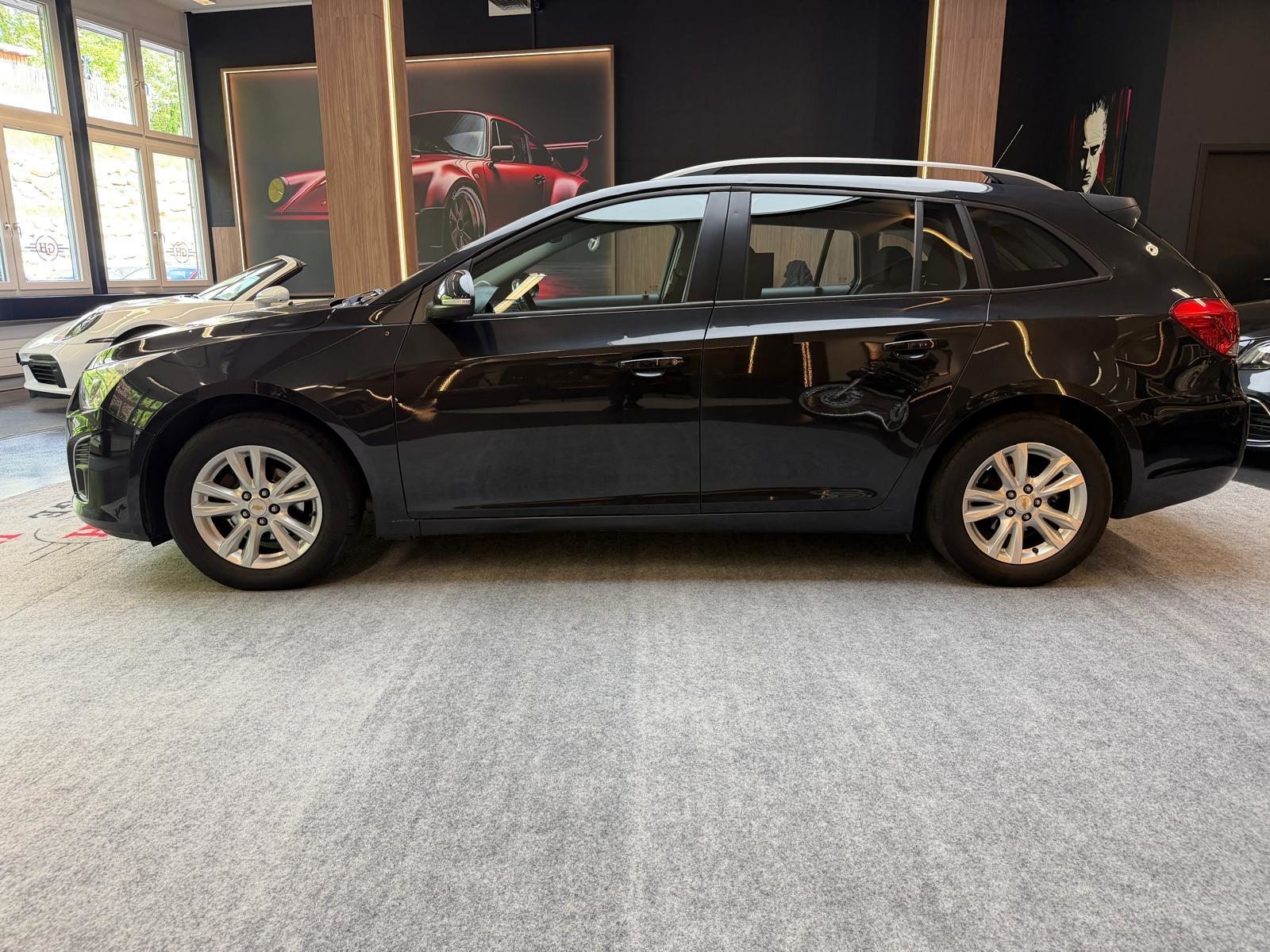 CHEVROLET Cruze 1.8 LTZ, Petrol, Second hand / Used, Manual - 5