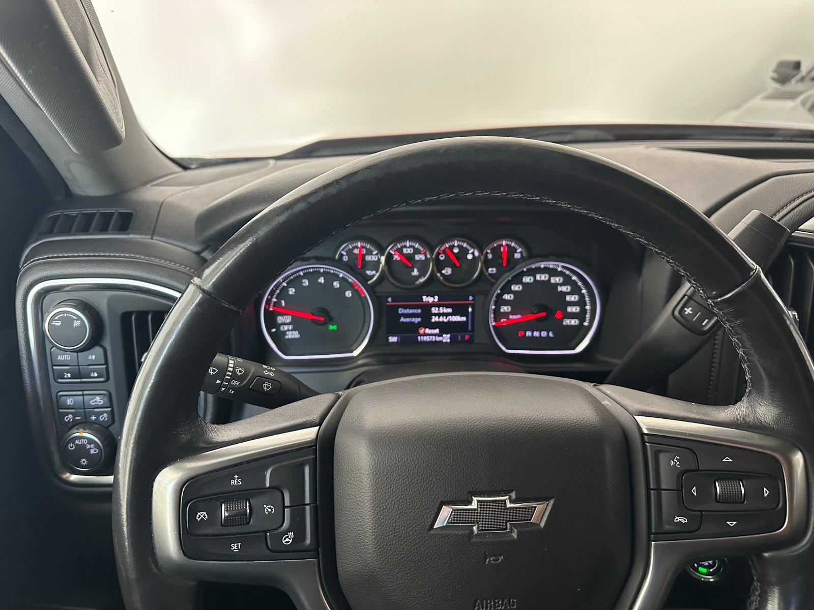 CHEVROLET Silverado 1500 Z71, Essence, Occasion / Utilisé, Automatique - 7