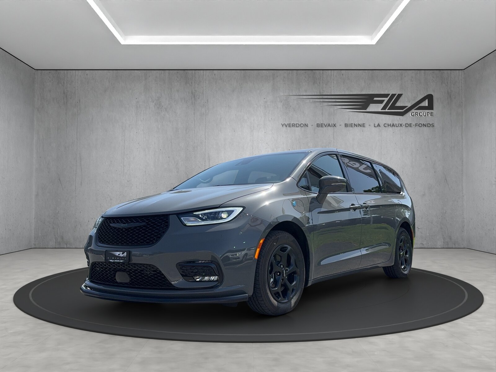 CHRYSLER PACIFICA Hybrid Limited S Appearance 3.6 V6