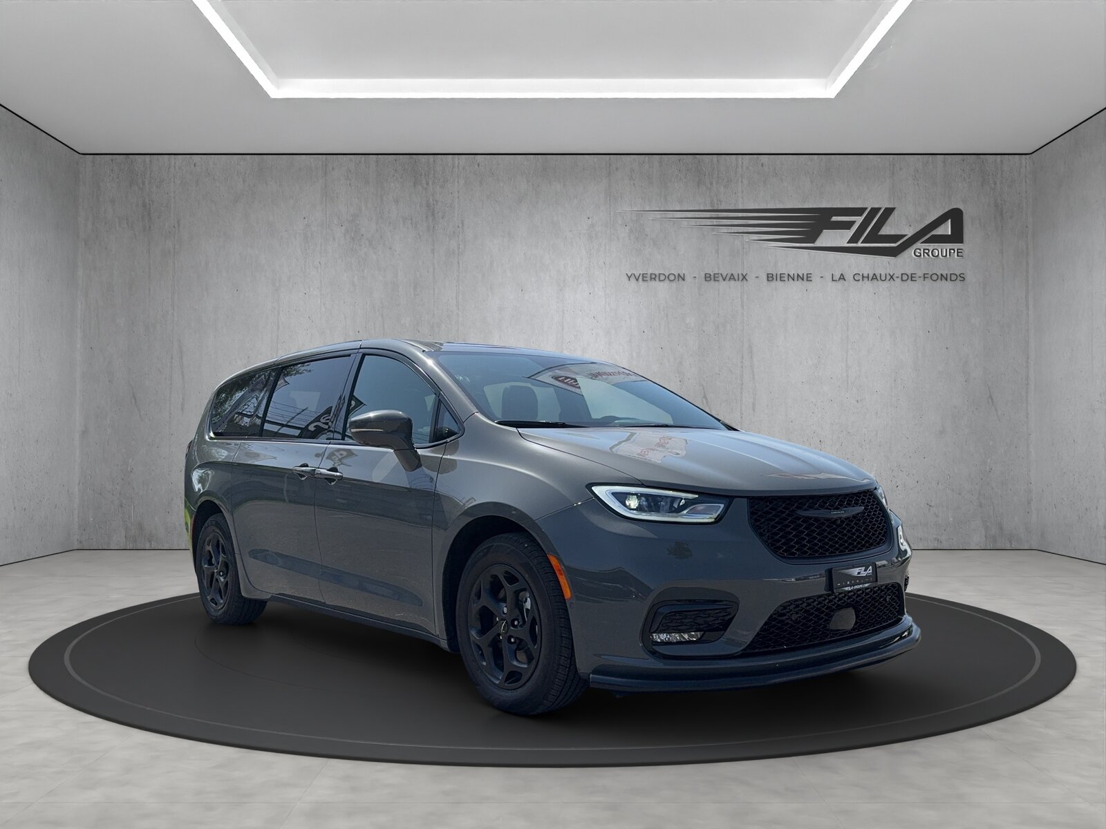 CHRYSLER PACIFICA Hybrid Limited S Appearance 3.6 V6, Full-Hybrid Petrol/Electric, Ex-demonstrator, Automatic - 6