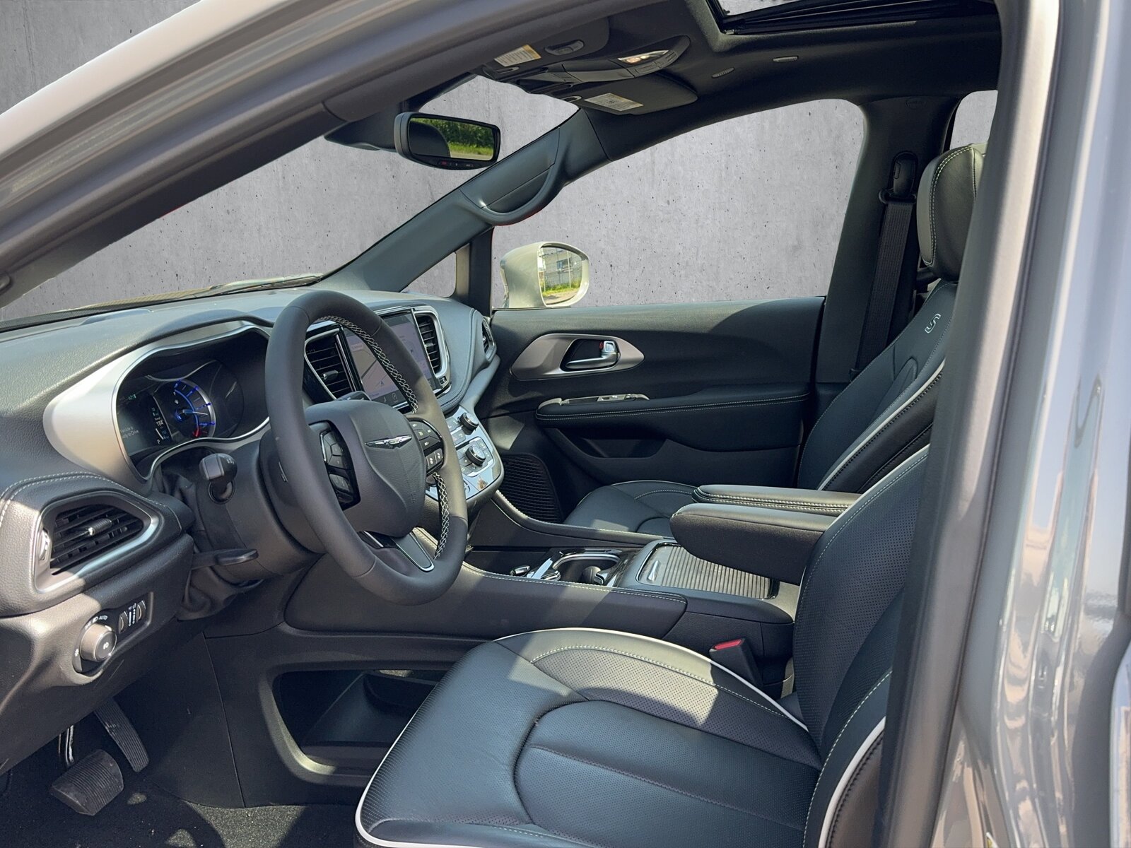 CHRYSLER PACIFICA Hybrid Limited S Appearance 3.6 V6, Full-Hybrid Petrol/Electric, Ex-demonstrator, Automatic - 7
