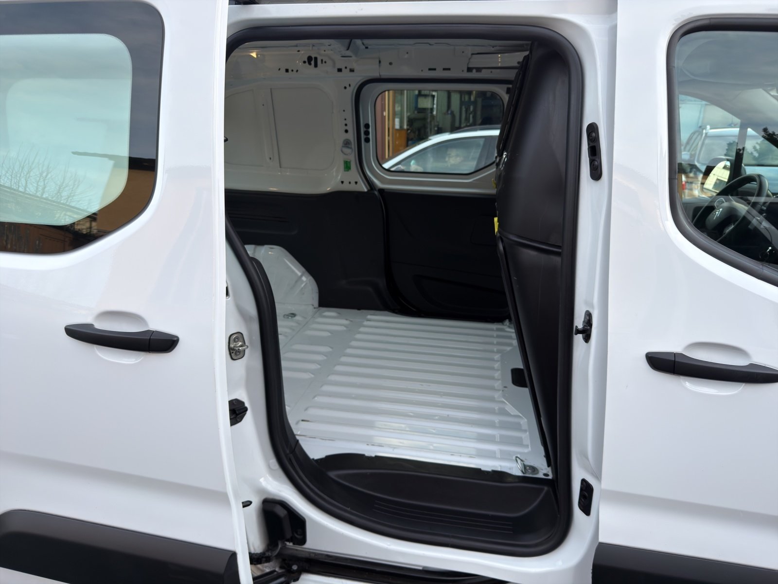CITROEN Berlingo Van 1.2 Pure Tech 130s/s Worker Long EAT8 1, Benzin, Occasion / Gebraucht, Automatik - 6
