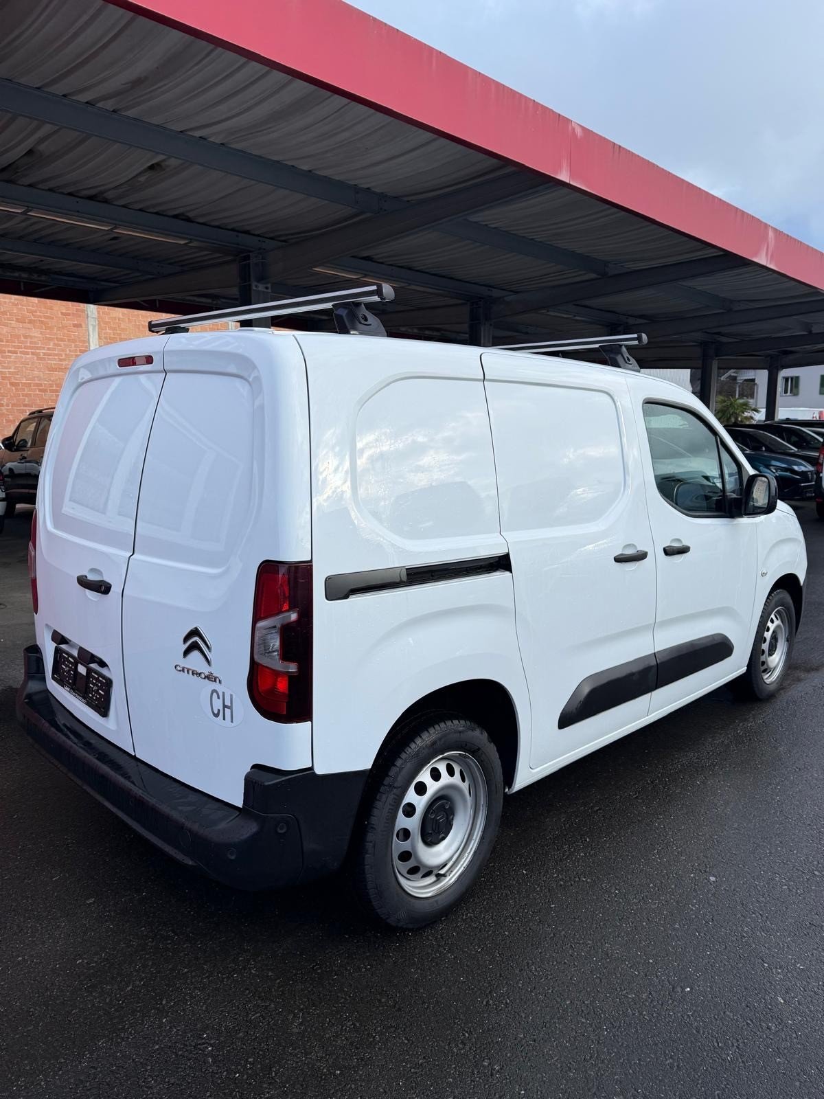 CITROEN Berlingo Van 1.2 Pure Tech 130 s/s Club EAT8 1000kg, Essence, Occasion / Utilisé, Automatique - 3