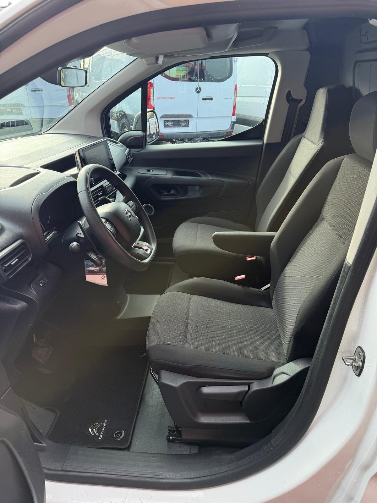CITROEN Berlingo Van 1.2 Pure Tech 130 s/s Club EAT8 1000kg, Essence, Occasion / Utilisé, Automatique - 4
