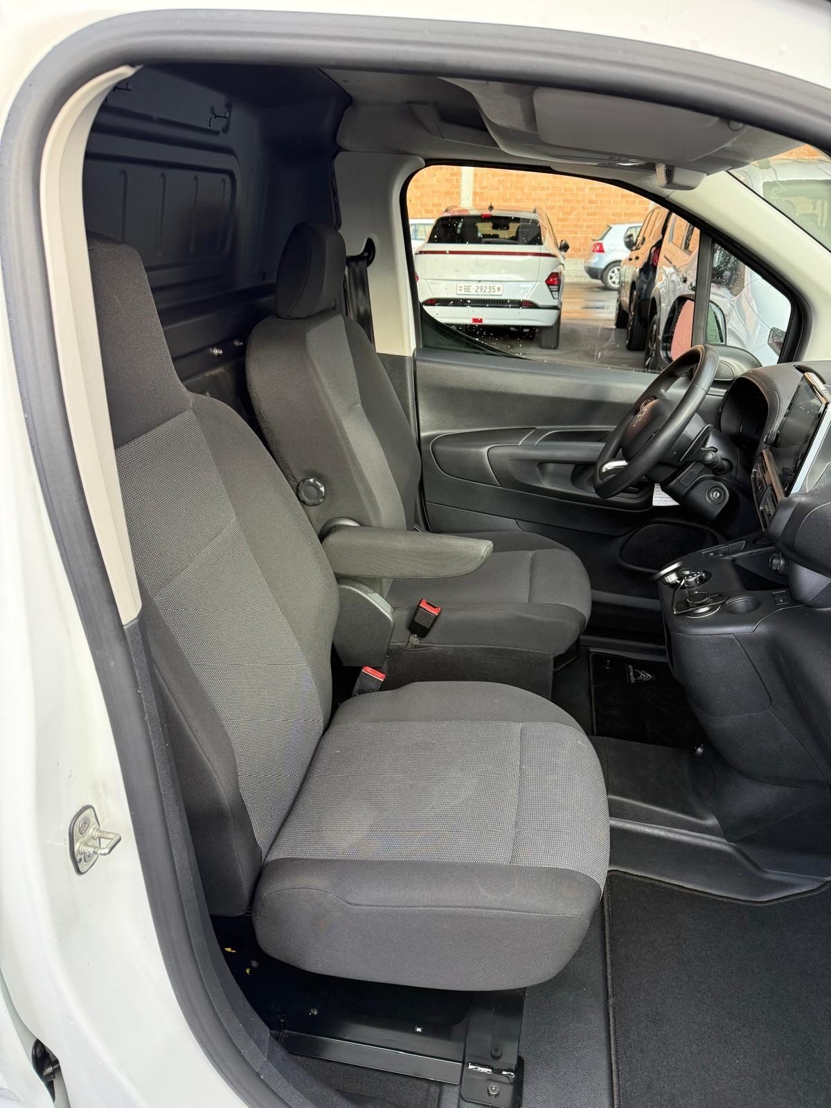 CITROEN Berlingo Van 1.2 Pure Tech 130 s/s Club EAT8 1000kg, Essence, Occasion / Utilisé, Automatique - 5