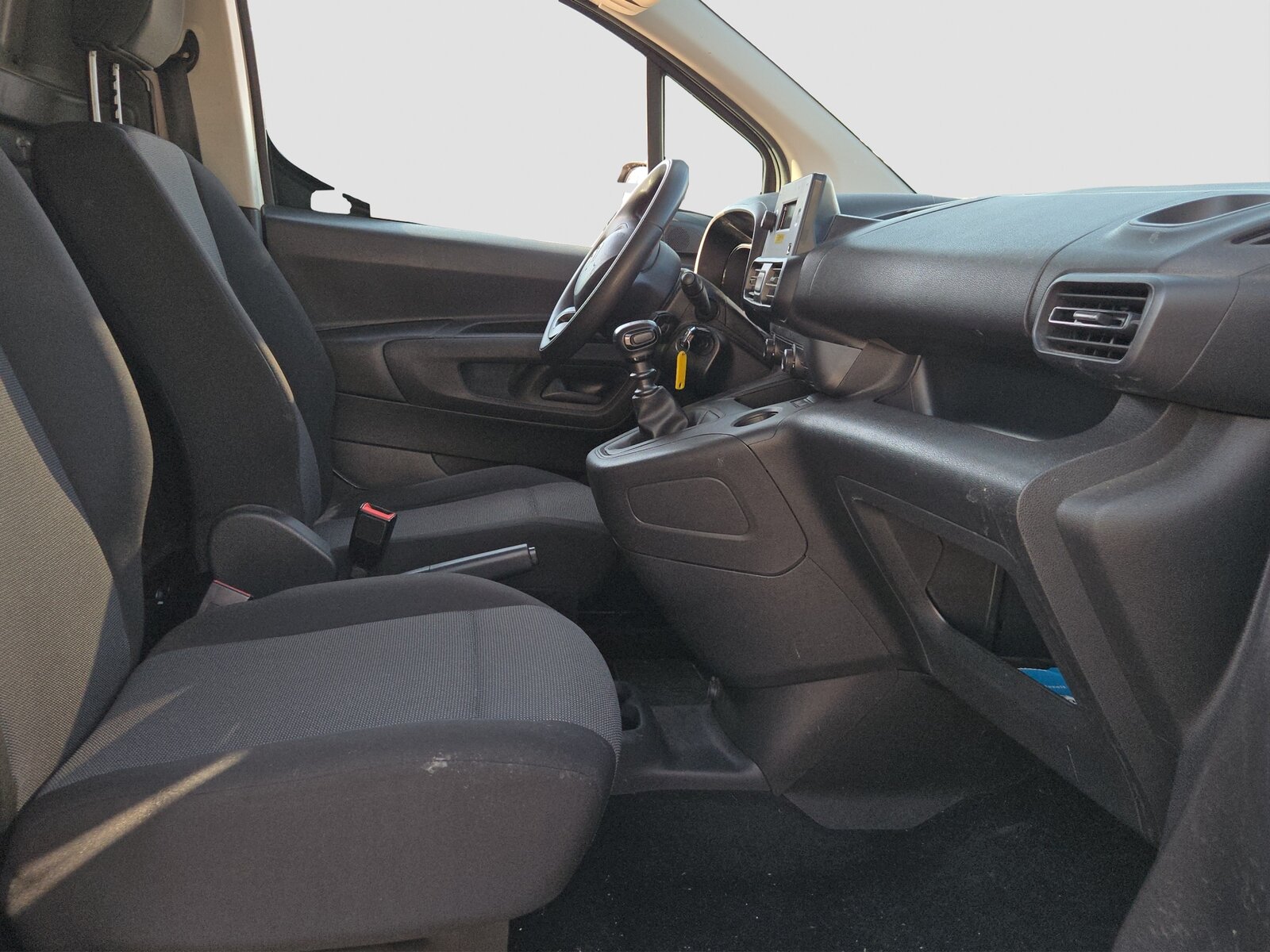 CITROEN Berlingo Van 1.2 Pure Tech 110 s/s Club 650kg, Benzin, Occasion / Gebraucht, Handschaltung - 4