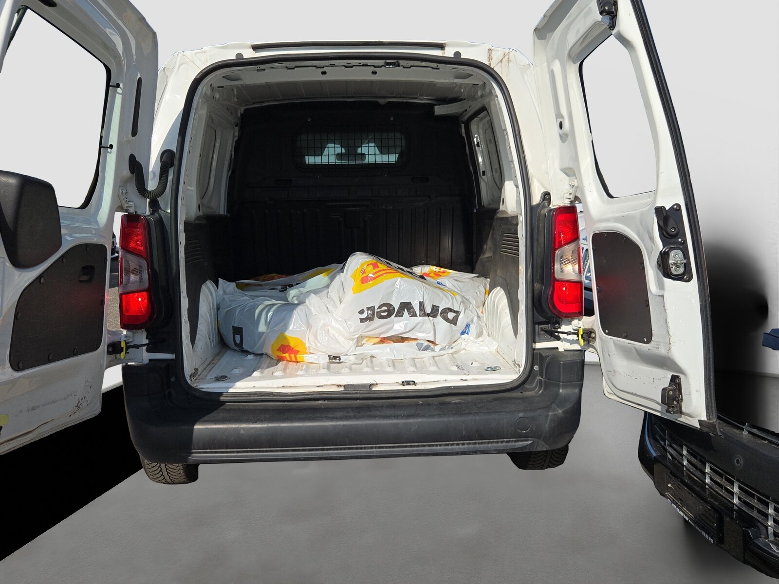 CITROEN Berlingo Van 1.2 Pure Tech 110 s/s Club 650kg, Benzin, Occasion / Gebraucht, Handschaltung - 7