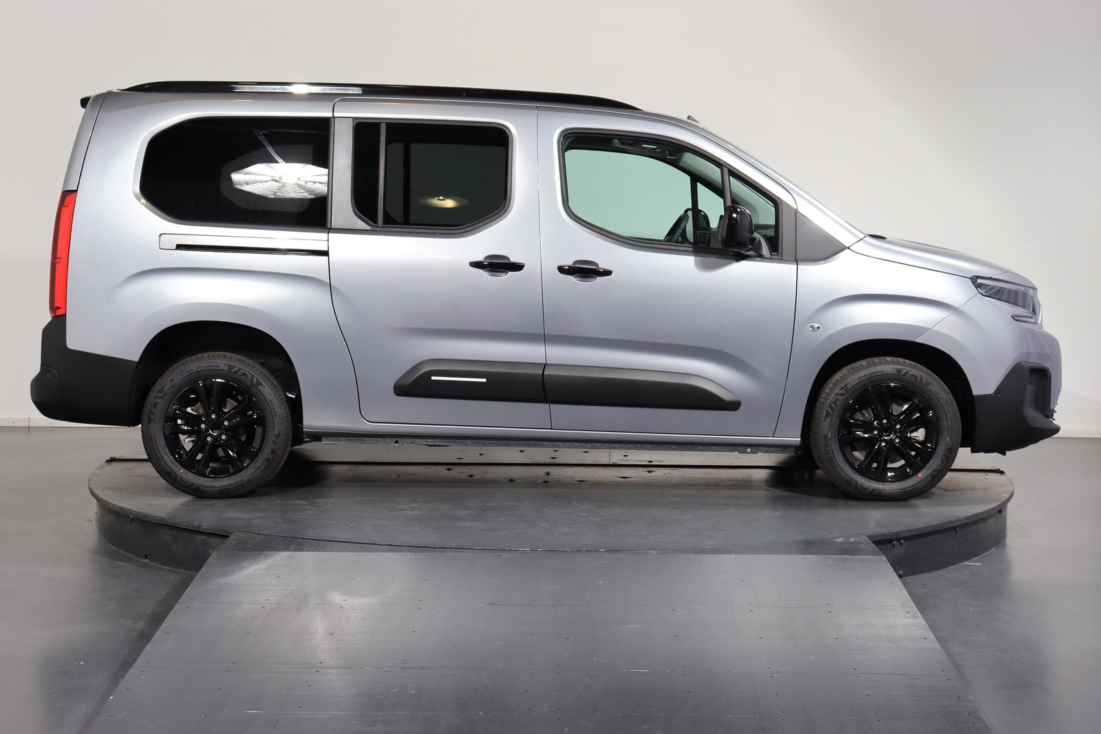 CITROEN Berlingo XL 1.5 BlueHDi 130 Max, Diesel, Voiture nouvelle, Automatique - 2