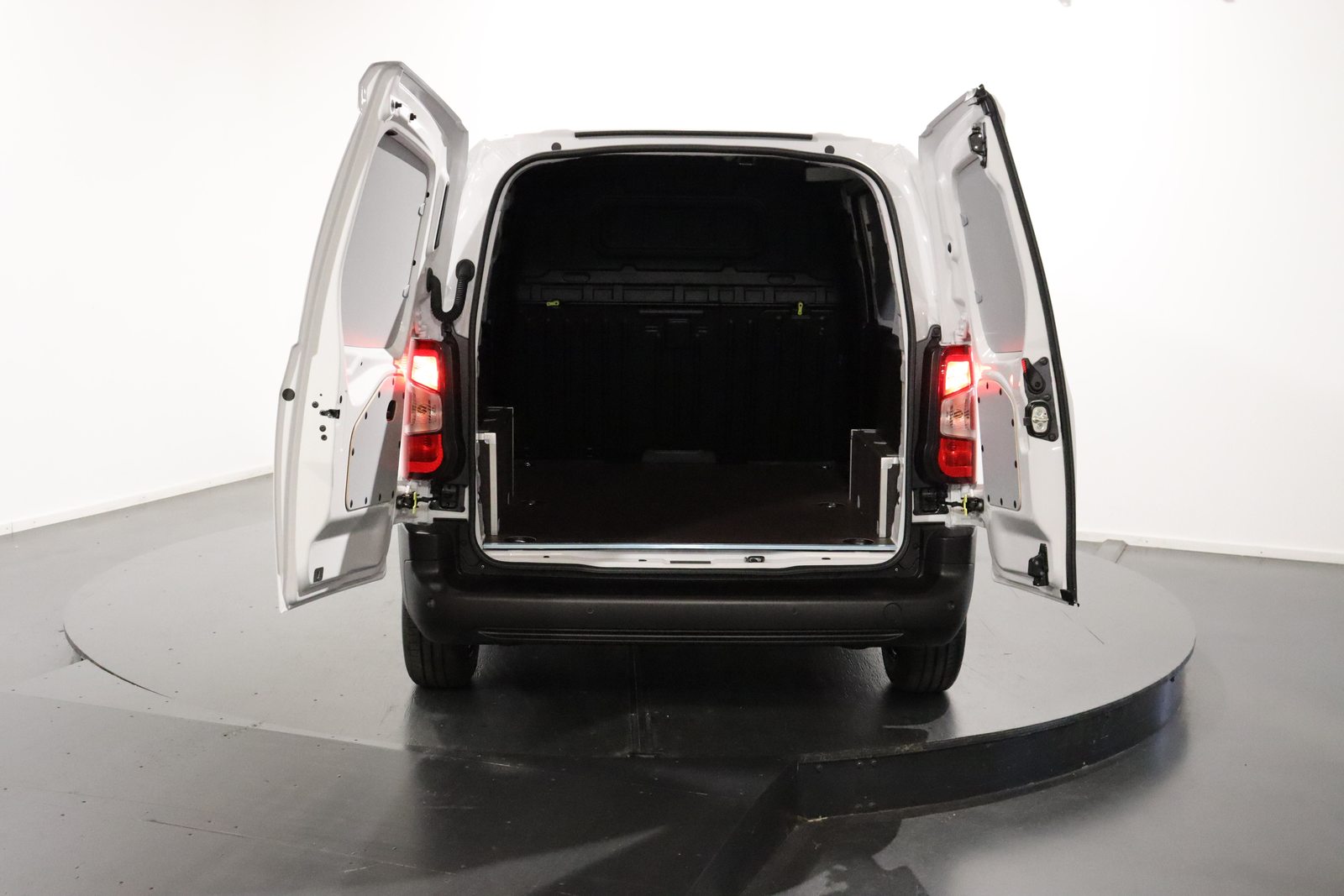 CITROEN Berlingo M 1.2 PureTech 110 S/S, Benzin, Neuwagen, Handschaltung - 5