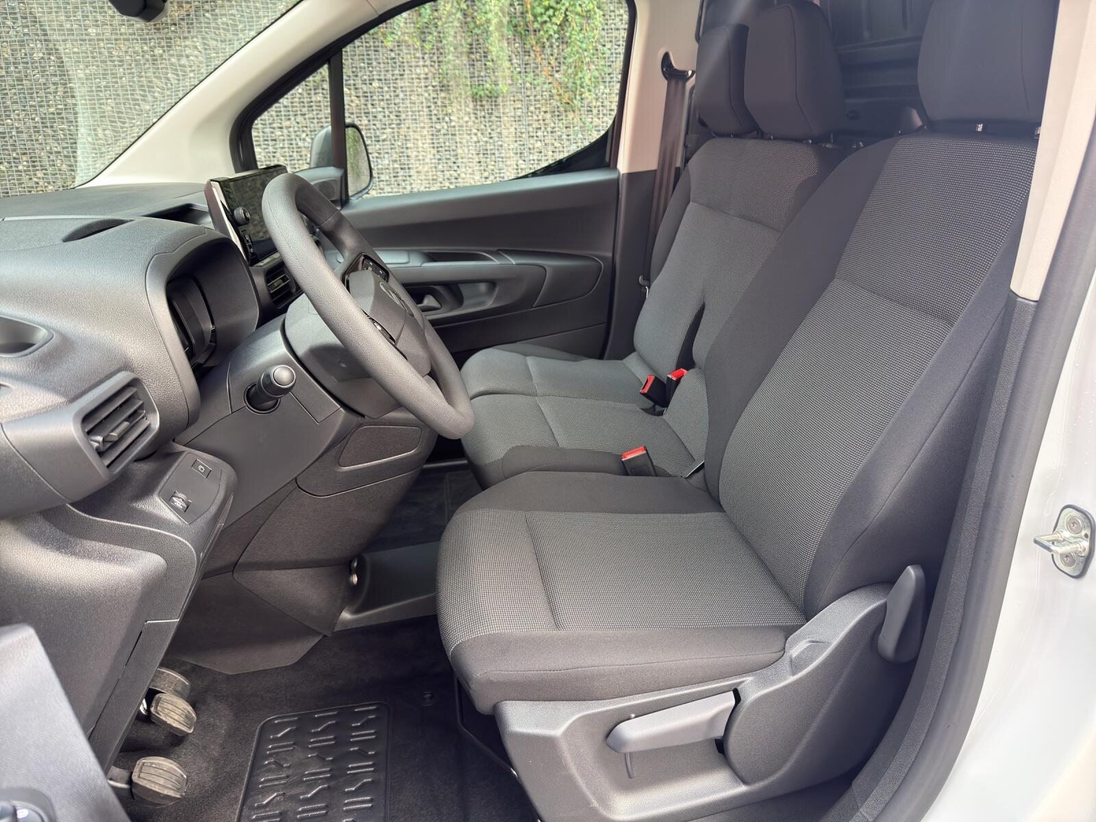 CITROEN Berlingo M 1.2 PureTech 110 First S/S, Petrol, New car, Manual - 5