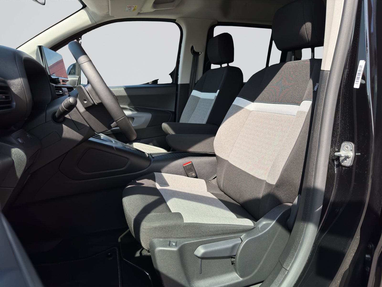 CITROEN Berlingo XL 1.5 BlueHDi 7 Plätze Max Black EAT8, Diesel, Occasion / Gebraucht, Automatik - 6