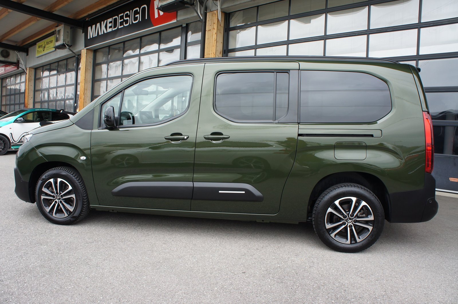 CITROEN Berlingo XL 1.5 BlueHDi 7 Plätze Max EAT8, Diesel, Second hand / Used, Automatic - 2