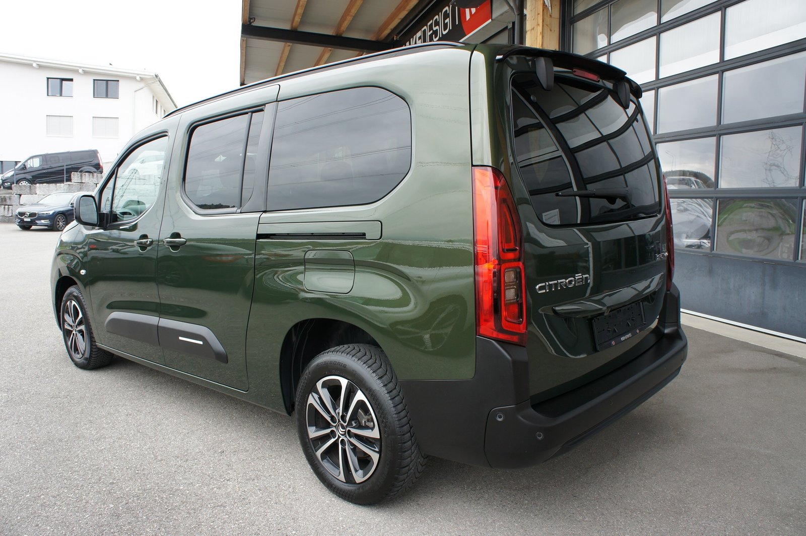 CITROEN Berlingo XL 1.5 BlueHDi 7 Plätze Max EAT8, Diesel, Second hand / Used, Automatic - 3