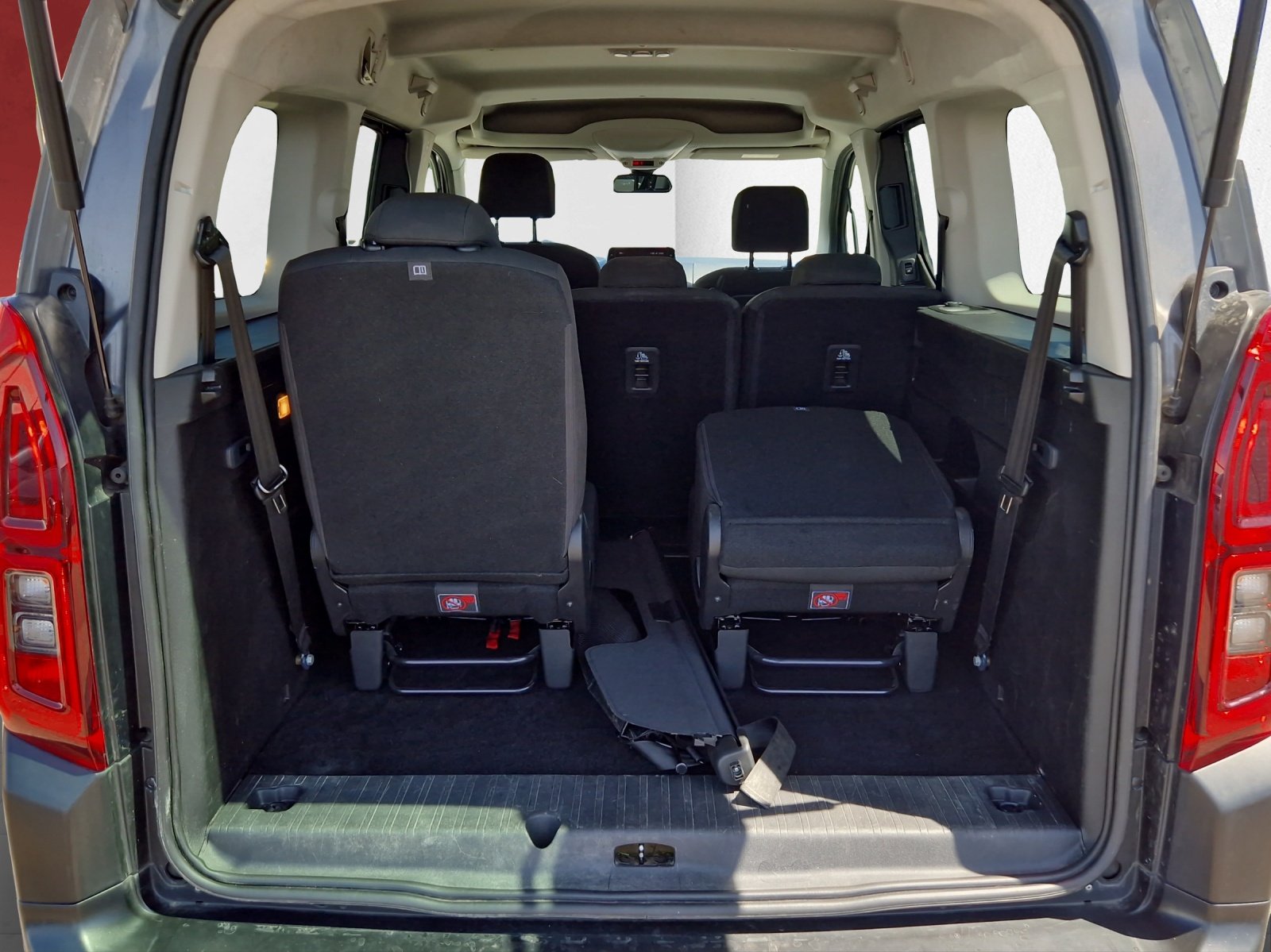 CITROEN Berlingo XL 130i Automat mit Voll-Ausstattung, Benzin, Occasion / Gebraucht, Automatik - 6