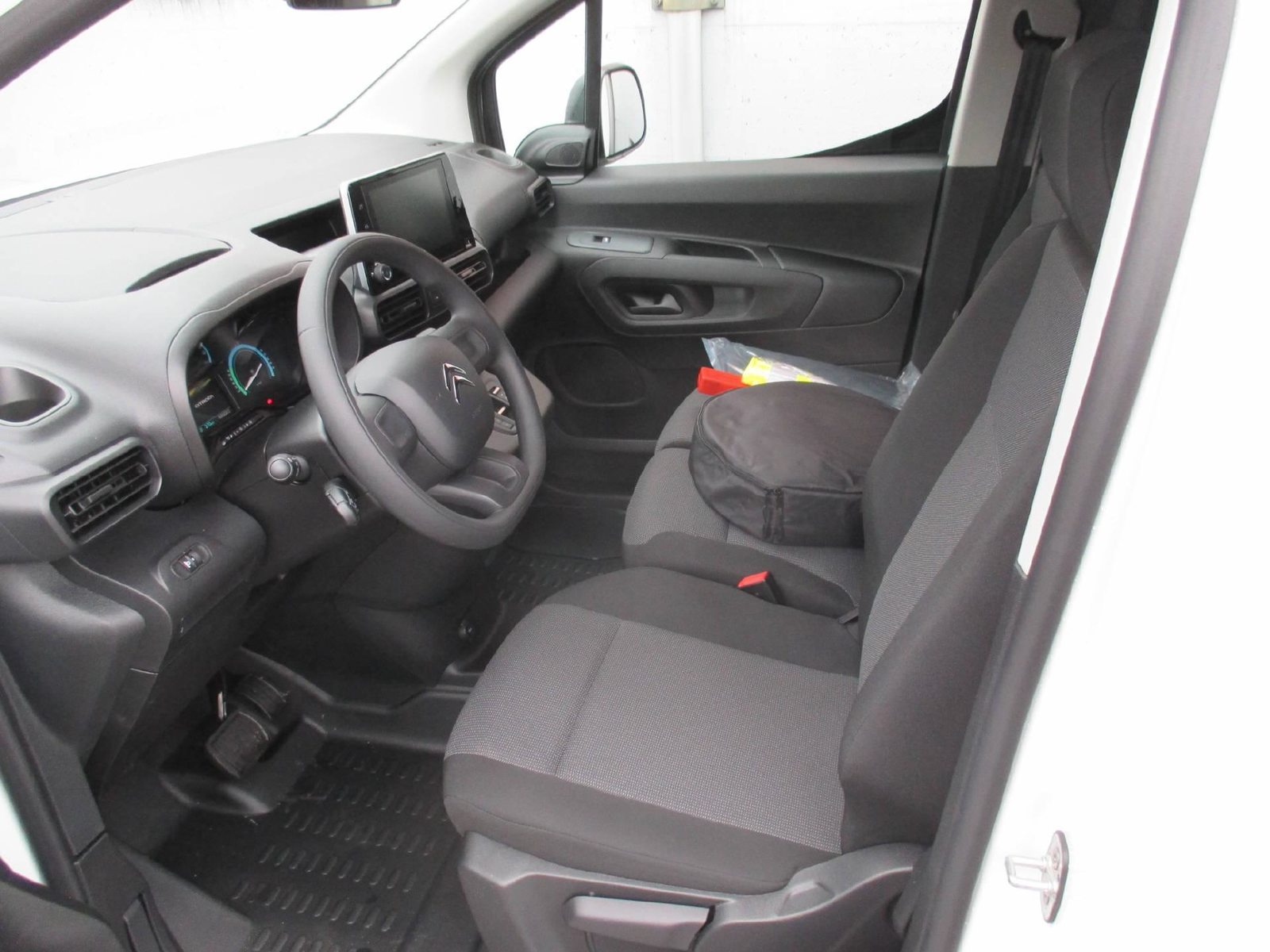 CITROEN e-Berlingo 1000 M 50kWh Club, Électrique, Occasion / Utilisé, Automatique - 2