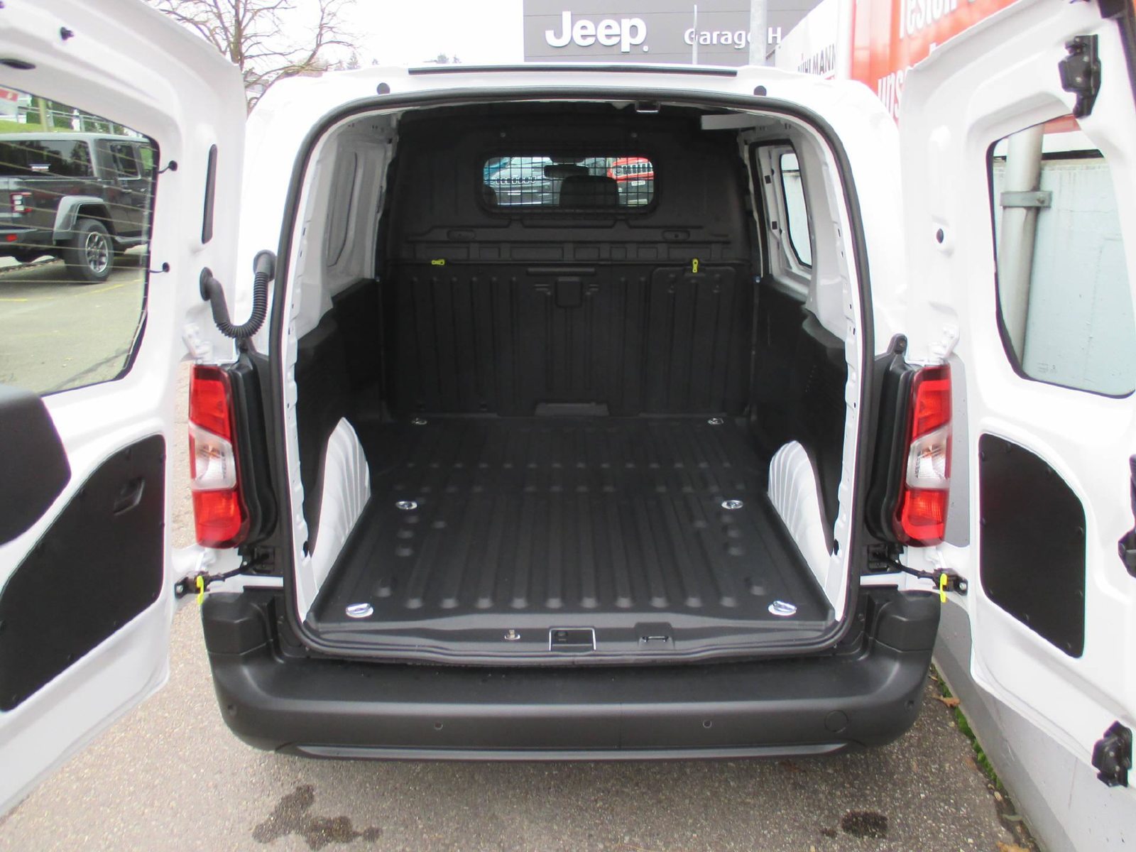 CITROEN e-Berlingo 1000 M 50kWh Club, Électrique, Occasion / Utilisé, Automatique - 3