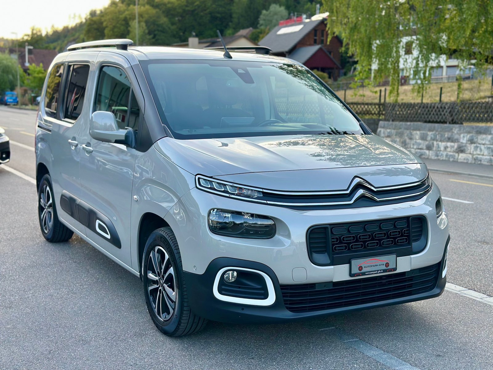 CITROEN Berlingo 1.5 BlueHDi Shine EAT8, Diesel, Second hand / Used, Automatic - 2