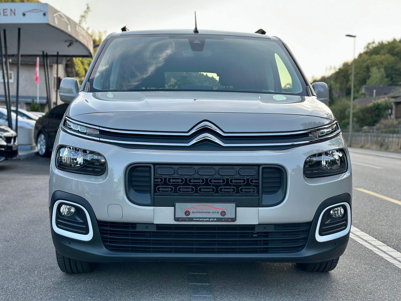 CITROEN Berlingo 1.5 BlueHDi Shine EAT8, Diesel, Second hand / Used, Automatic - 3