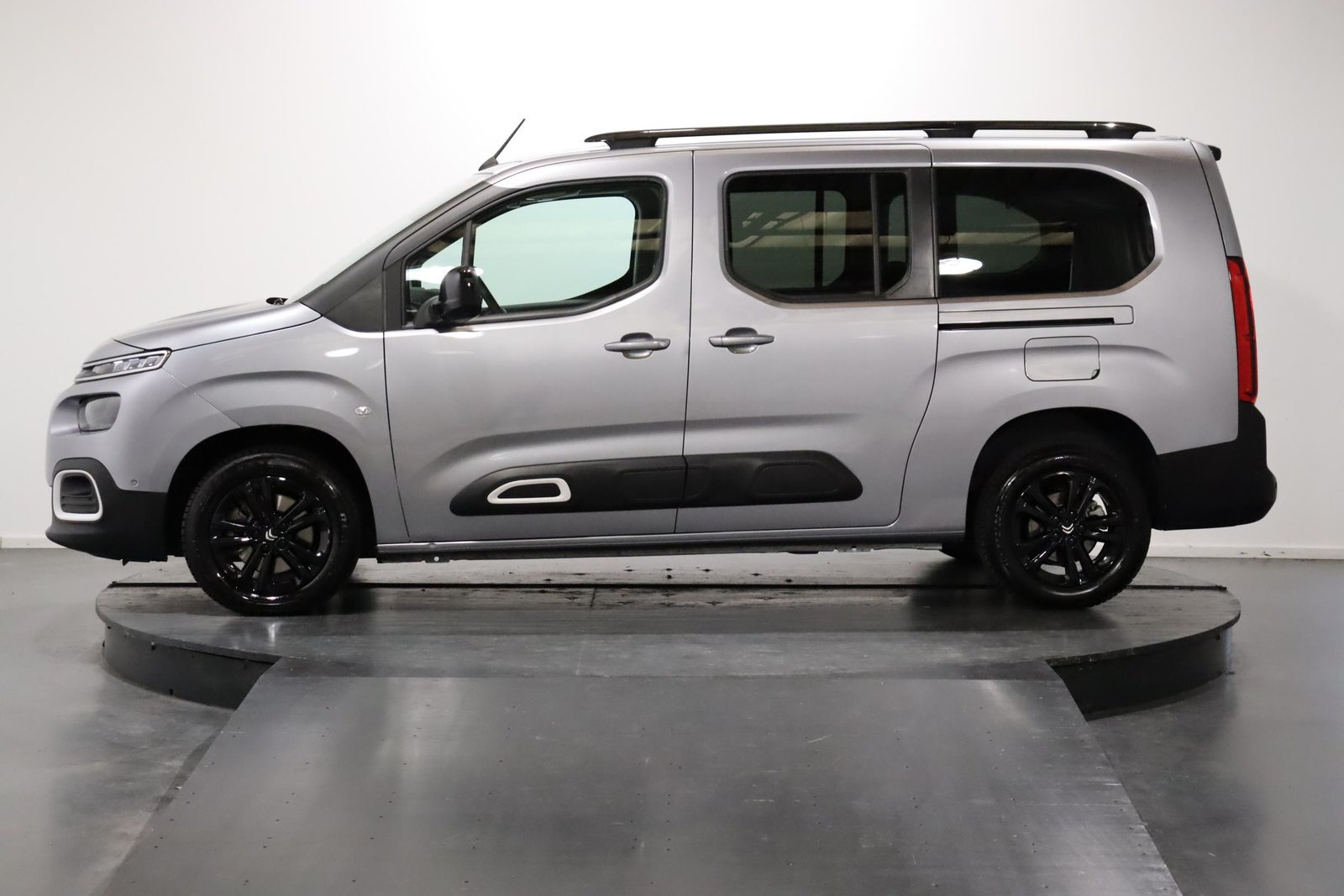 CITROEN Berlingo XL 1.5 BlueHDi 130 Shine, Diesel, Occasion / Utilisé, Automatique - 2
