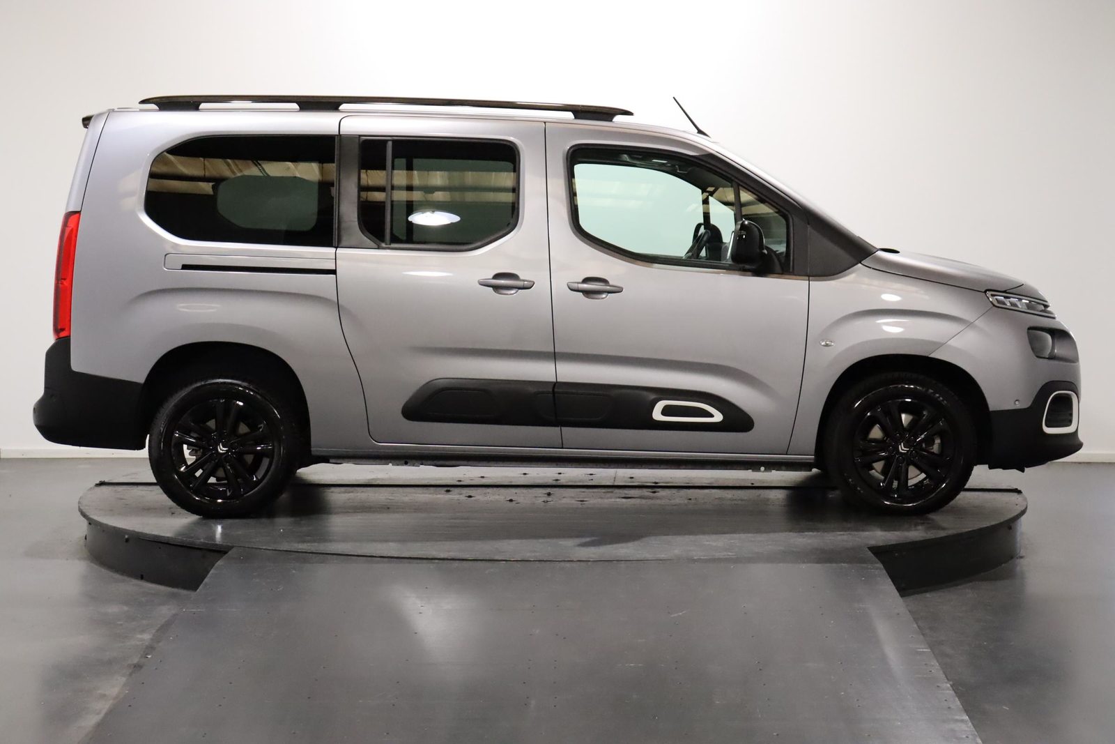CITROEN Berlingo XL 1.5 BlueHDi 130 Shine, Diesel, Occasion / Utilisé, Automatique - 3