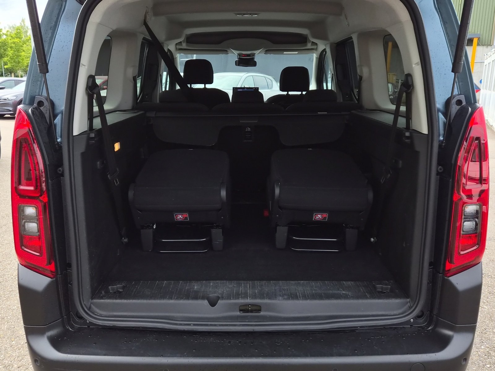 CITROEN Berlingo XL 1.5 BlueHDi 130 Max 7-Plätzer Automat EAT8, Diesel, Occasion / Gebraucht, Automatik - 6
