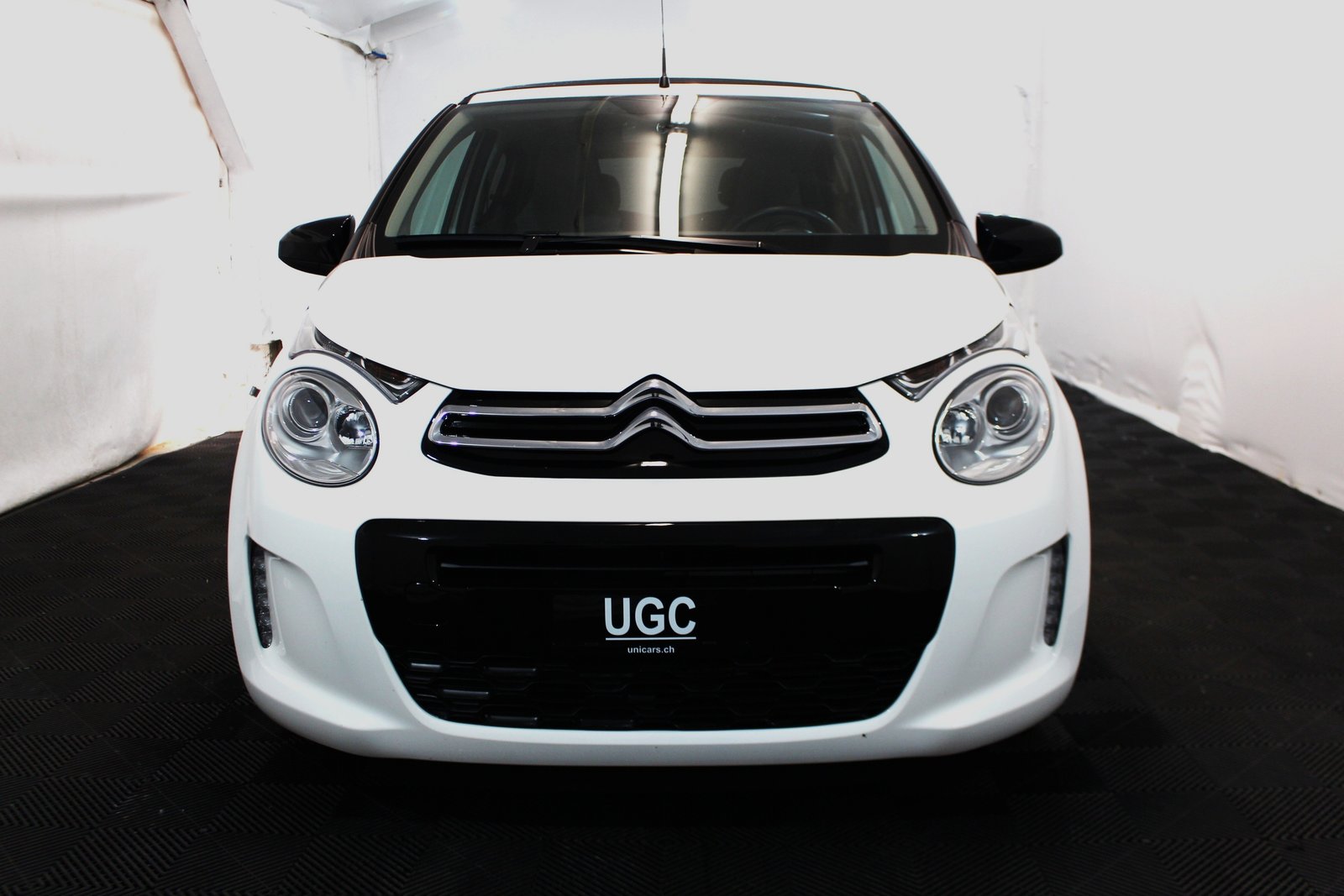CITROEN C1 1.2 PureTech Shine Airscape, Essence, Occasion / Utilisé, Manuelle - 2