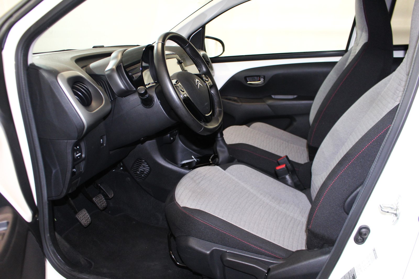 CITROEN C1 1.2 PureTech Shine Airscape, Essence, Occasion / Utilisé, Manuelle - 7